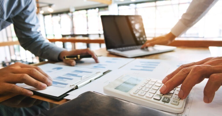 Amazon VAT Calculation Service: difference to hellotax